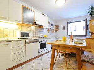 23853423-Ferienwohnung-4-Canazei-300x225-0