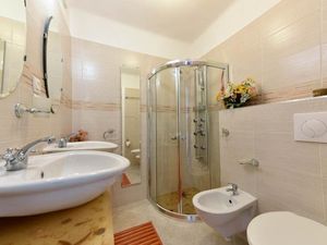 23167361-Ferienwohnung-3-Cannes-300x225-3