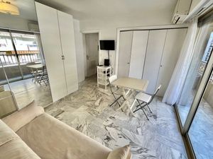 23091805-Ferienwohnung-2-Cannes-300x225-1