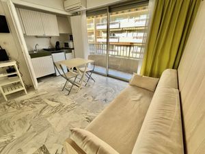 23091805-Ferienwohnung-2-Cannes-300x225-2