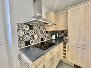 23426490-Ferienwohnung-5-Cannes-300x225-0