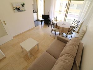 23529026-Ferienwohnung-2-Cannes-300x225-5