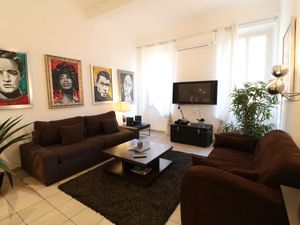 23545068-Ferienwohnung-4-Cannes-300x225-0