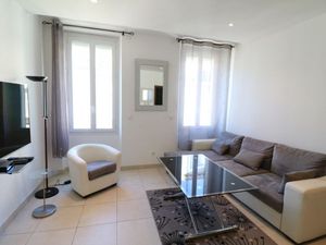 23545080-Ferienwohnung-2-Cannes-300x225-1