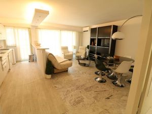 23545076-Ferienwohnung-6-Cannes-300x225-1