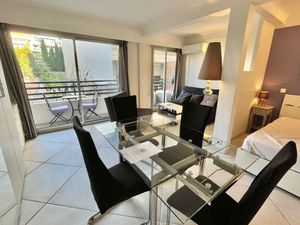 23552180-Ferienwohnung-4-Cannes-300x225-1