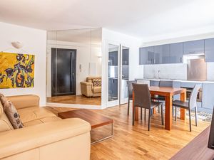 23726146-Ferienwohnung-4-Cannes-300x225-1