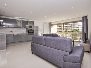 23762255-Ferienwohnung-4-Cannes-300x225-1