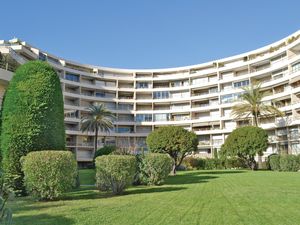 23762255-Ferienwohnung-4-Cannes-300x225-3