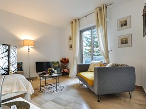 24002281-Ferienwohnung-2-Cannes-300x225-2