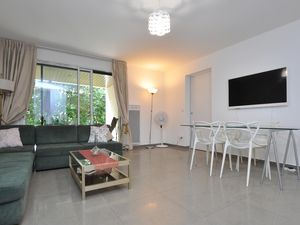 24018378-Ferienwohnung-6-Cannes-300x225-2