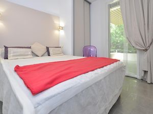 24018378-Ferienwohnung-6-Cannes-300x225-4