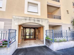 24044659-Ferienwohnung-6-Cannes-300x225-4