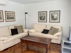 23648016-Ferienwohnung-4-Cannes-300x225-2