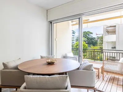 DiningRoom