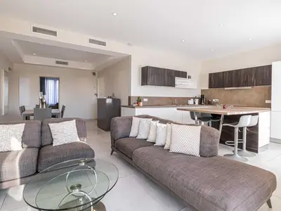 Ferienwohnung für 8 Personen (126 m²) in Cannes 1/10