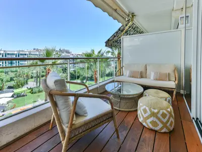 Ferienwohnung für 7 Personen (97 m²) in Cannes 1/10