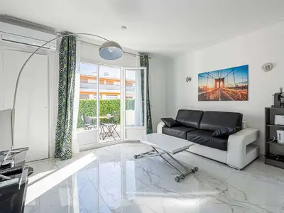 Ferienwohnung für 7 Personen (50 m²) in Cannes 1/10