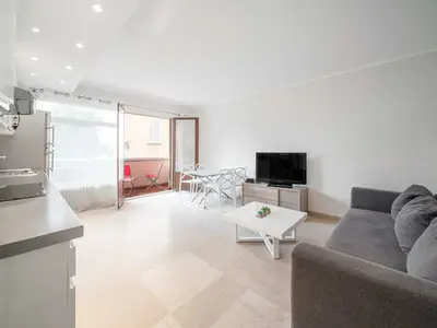 Ferienwohnung für 7 Personen (54 m²) in Cannes 1/8