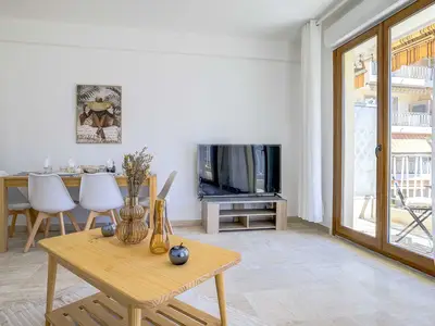 Ferienwohnung für 7 Personen (80 m²) in Cannes 1/10