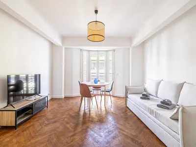 Ferienwohnung für 7 Personen (67 m²) in Cannes 1/10