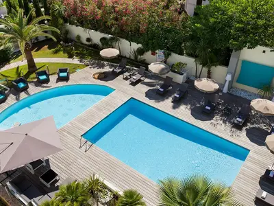 PoolOfHouse