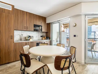 DiningRoom