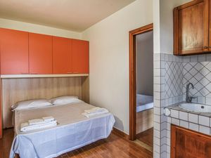 23765023-Ferienwohnung-4-Capo Rizzuto-300x225-2