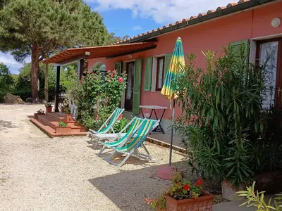 Villa Giuliana, Garten und Außenplatz.