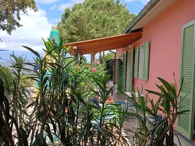 Villa Giuliana, Garten und Außenplatz.