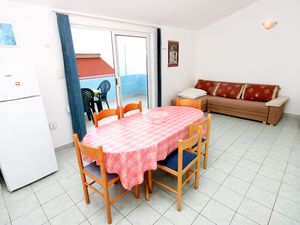 18324047-Ferienwohnung-6-Cara-300x225-4