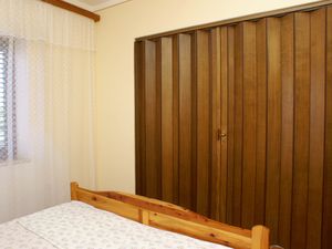 18323344-Ferienwohnung-4-Cara-300x225-5