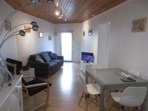 23370166-Ferienwohnung-4-Caramany-300x225-1