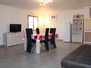 23463089-Ferienwohnung-6-Carcassonne-300x225-1