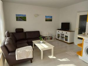 22680855-Ferienwohnung-4-Carolinensiel-300x225-0