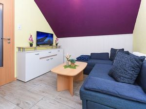 23174685-Ferienwohnung-4-Carolinensiel-300x225-3