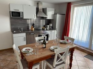 290286-Ferienwohnung-4-Carolinensiel-300x225-4