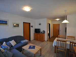 21737451-Ferienwohnung-5-Carolinensiel-300x225-5