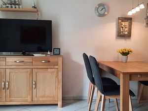 23938284-Ferienwohnung-2-Carolinensiel-300x225-1