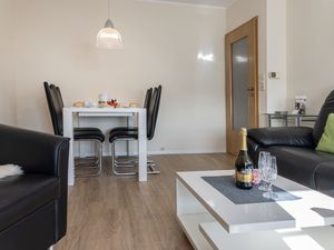 23938299-Ferienwohnung-5-Carolinensiel-300x225-5