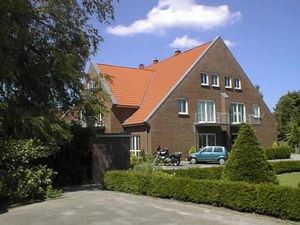 23938332-Ferienwohnung-5-Carolinensiel-300x225-1