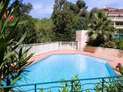 Ferienwohnung für 9 Personen (110 m²) in Carqueiranne 1/10