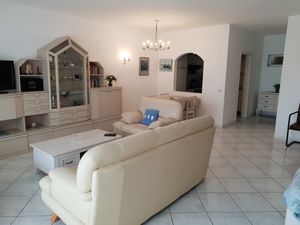 23082773-Ferienwohnung-2-Carvoeiro-300x225-3