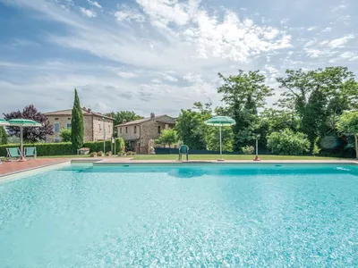 PoolOfHouse
