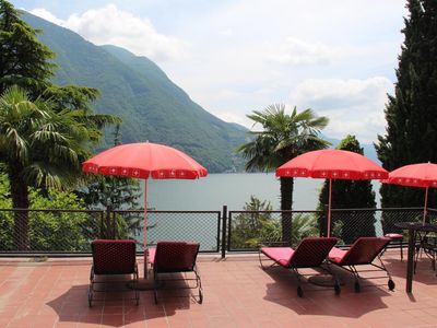 Terrasse vor Hallenbad