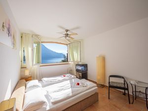 23707017-Ferienwohnung-2-Castagnola-300x225-3