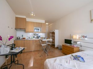 23707015-Ferienwohnung-2-Castagnola-300x225-3