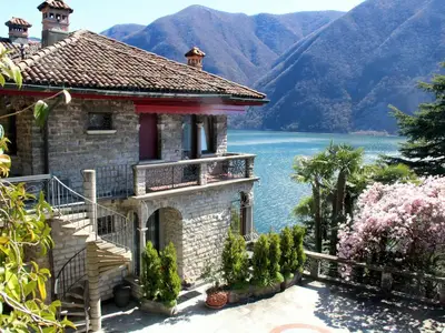 Villa B West