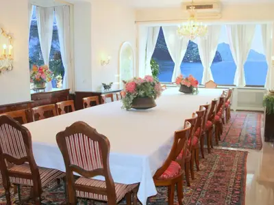 Hochzeits-Tafel im Wohnzimmer für 22Personen