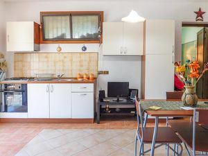 23742059-Ferienwohnung-5-Casteldaccia-300x225-2